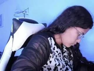 lady-brownnnn on CamSoda 