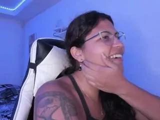 lady-brownnnn on CamSoda 