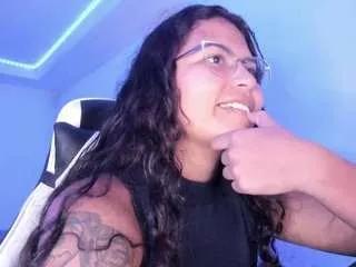 lady-brownnnn on CamSoda 