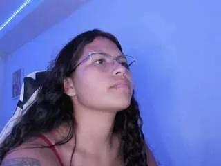 lady-brownnnn on CamSoda 