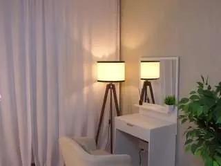 Freechat larrainehawman on CamSoda