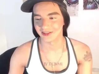 Offline latinmia23hot on CamSoda