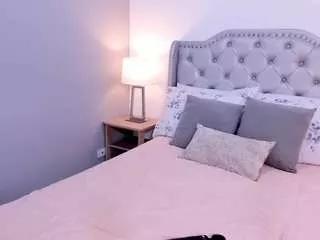 laura-bonnet on CamSoda 