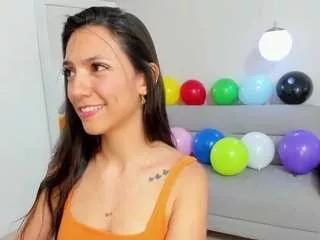 laura-bonnet on CamSoda 