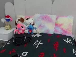 laurenth-19 on CamSoda 