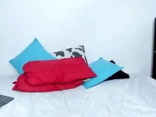 Freechat lauriejonson on CamSoda