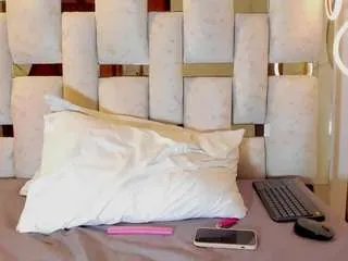 Offline layla-golden on CamSoda