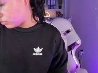 Offline layla-golden on CamSoda