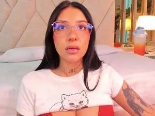 Offline leiawong on CamSoda