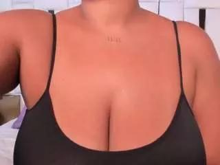 liamariana on CamSoda 