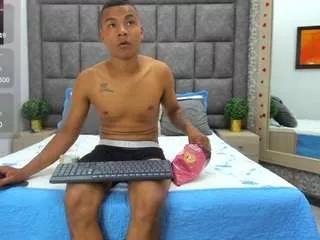 liamsyallisson on CamSoda 