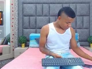 liamsyallisson on CamSoda 