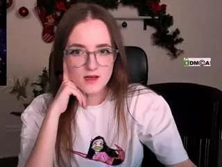 liana-kisses on CamSoda 