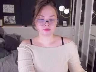 lilacmuse on CamSoda 