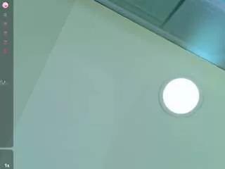 lilisantos on CamSoda 