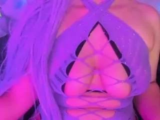 lishadivine on CamSoda 
