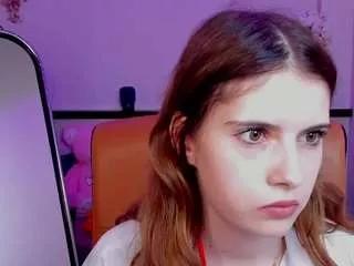 lolasweetnesss on CamSoda 