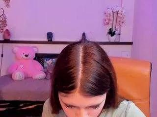 lolasweetnesss on CamSoda 