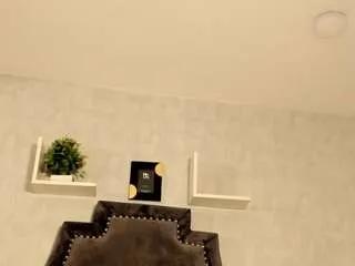 Freechat lolatorress on CamSoda