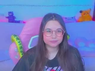 lolisuccub on CamSoda 