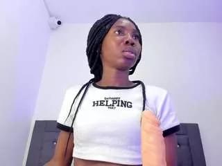 loriimartinez on CamSoda 