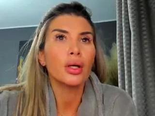 lovelyemma on CamSoda 