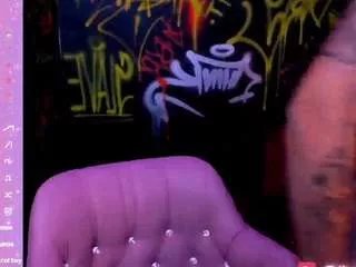 Offline lovelyfreaky on CamSoda