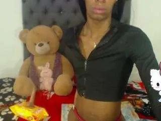 Freechat lucianadolll on CamSoda