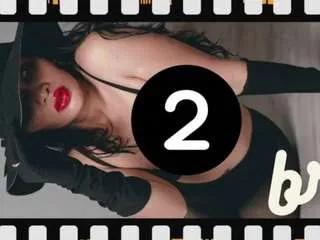 Offline lucyyliiu on CamSoda