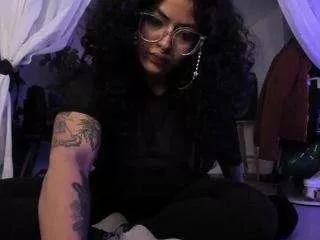 luna-dubois on CamSoda 