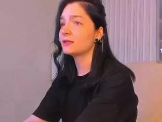 luna-moon13 on CamSoda 