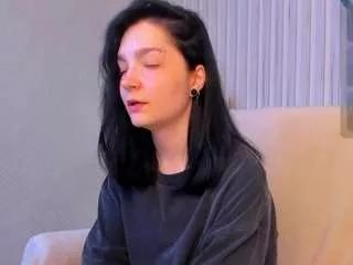 luna-moon13 on CamSoda 