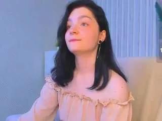 luna-moon13 on CamSoda 