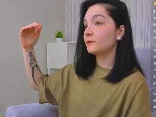 luna-moon13 on CamSoda 