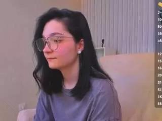 luna-moon13 on CamSoda 