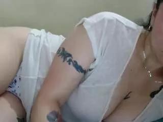 luna-steele on CamSoda 