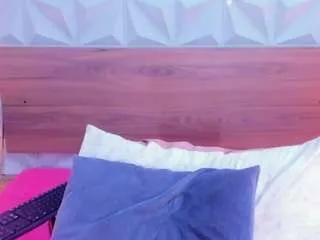 lunaleee on CamSoda 