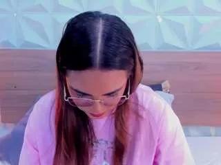 lunaleee on CamSoda 
