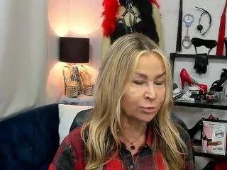 luxcrystal on CamSoda 