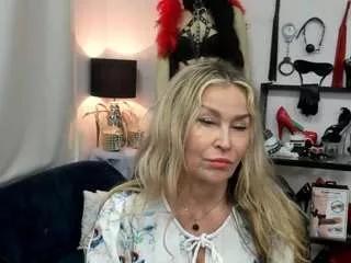 luxcrystal on CamSoda 