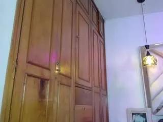 Freechat luxurycoupl on CamSoda