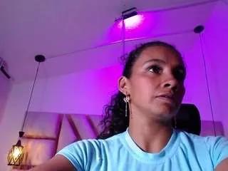 Freechat luxurycoupl on CamSoda