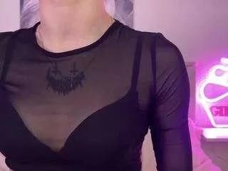 mackenzie-foy on CamSoda 
