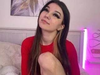 mackenzie-foy on CamSoda 