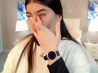 Freechat maddisonivanova1 on CamSoda