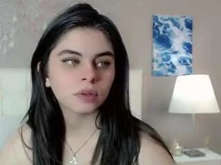 Freechat maddisonivanova1 on CamSoda