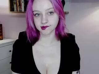 madelinexlove on CamSoda 
