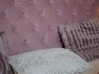 Offline maiamini on CamSoda