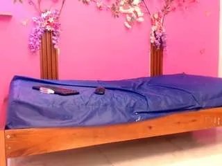 Offline maribit69anal on CamSoda