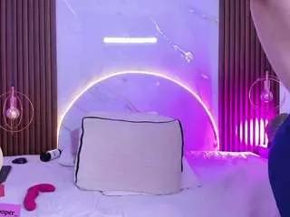 martinna-28 on CamSoda 